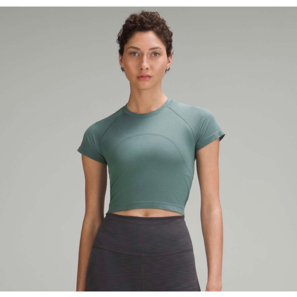 Lululemon Swiftly Tech Short Sleeve 2.0 Crop Sage Green Size 4